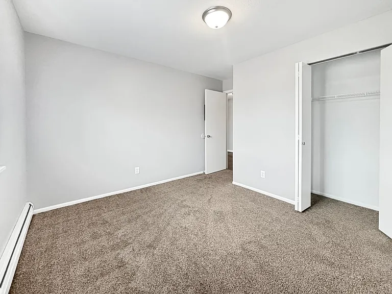 1018 Abbey Ct #6 — Photo 6