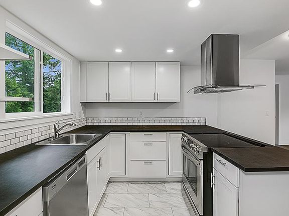 4th image of 13737 32nd Ave NE APT 3