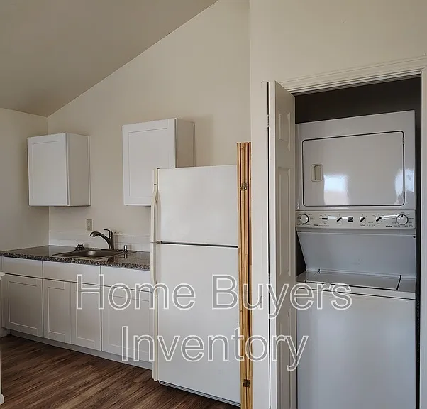 958 Terrace Ave — Photo 8