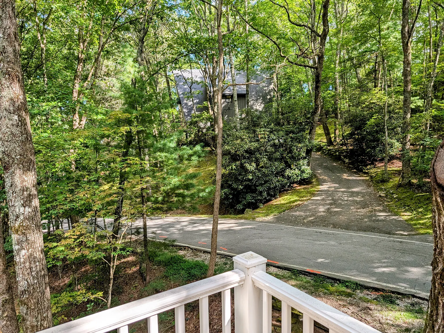 3 bed, 2858 sqft, $4,000 — Photo 3