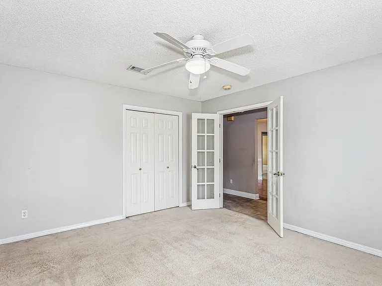 1136 Crane Cove Blvd — Photo 23