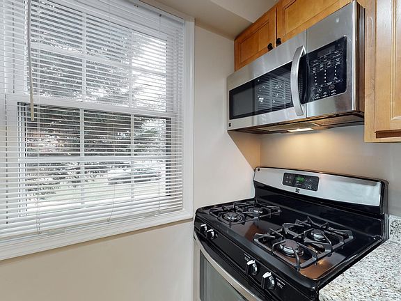 5th image of 4402 N Pershing Dr APT 1