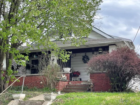 305 W 2nd St, Carrollton, MO 64633