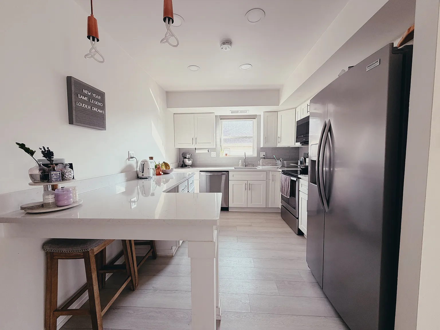 3 bed, $2,400 — Photo 4