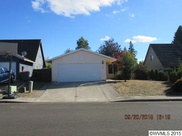 325 W Cosmo St, Lafayette, OR 97127