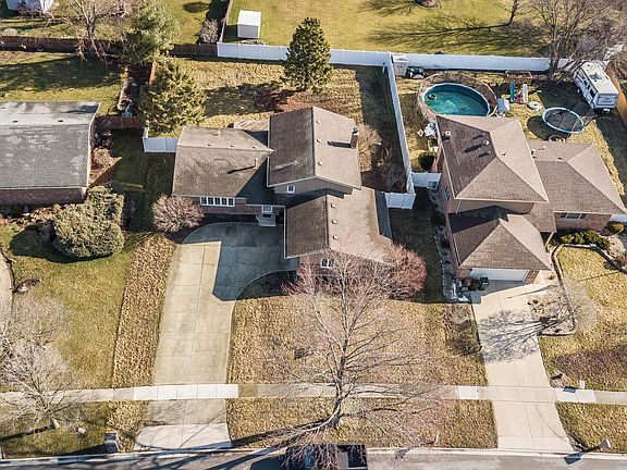 3rd image of 1610 Briarcrest Dr