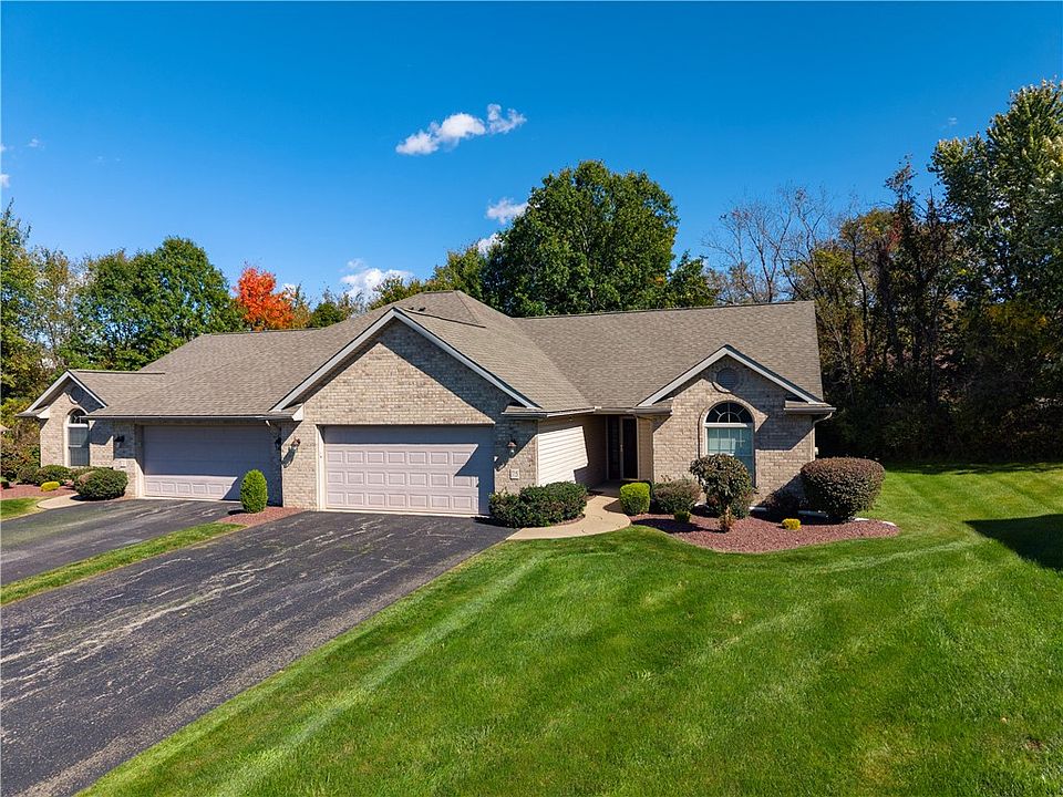 1st image of 75 Fields Dr