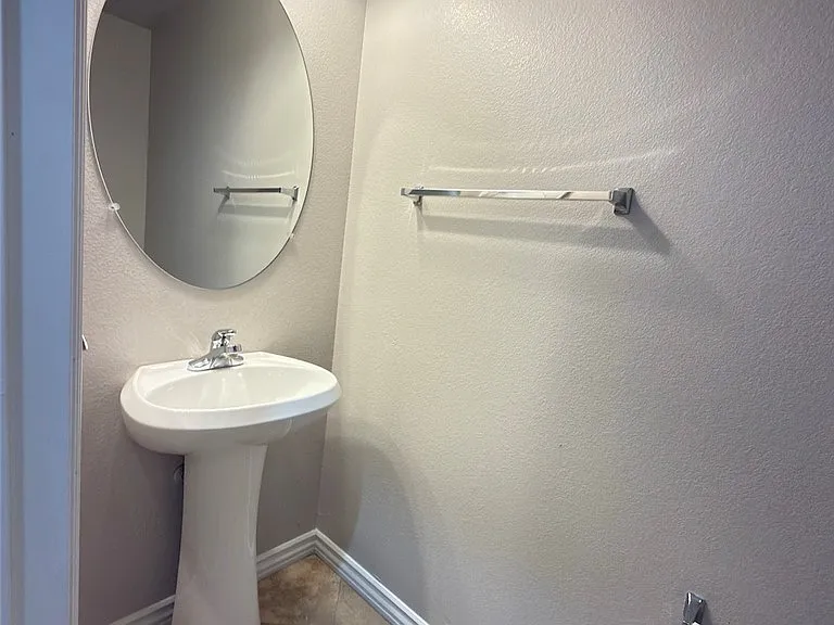 215 Animated Ct — Photo 8