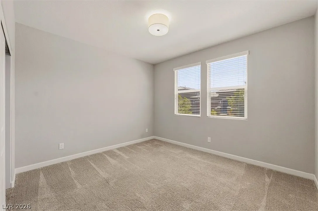 5 bed, 4.0 bath, 2850 sqft, $4,230 — Photo 4