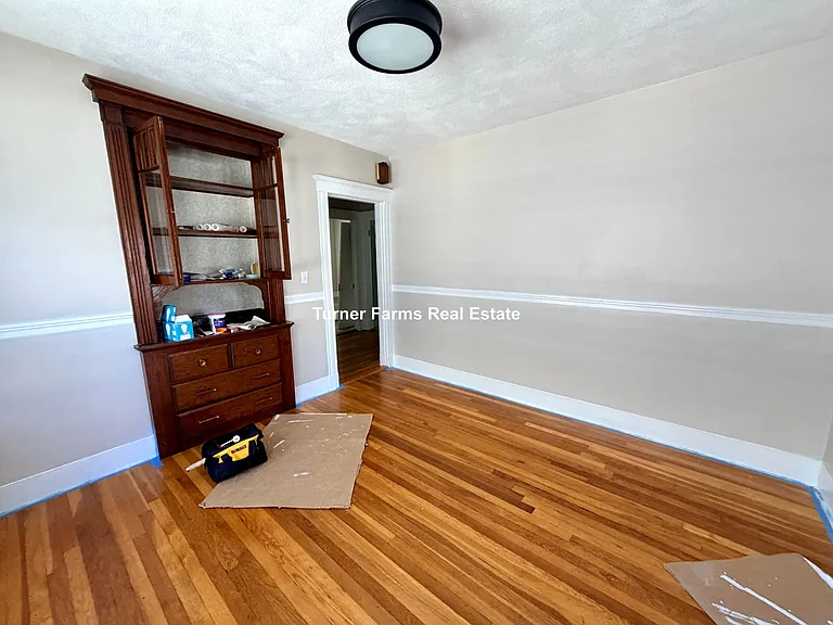 158 W Adams St — Photo 8