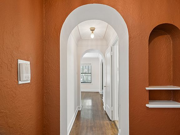3rd image of 1215 W Granville Ave APT 1A