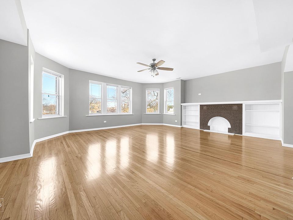 1st image of 4039 W Van Buren St Unit 3