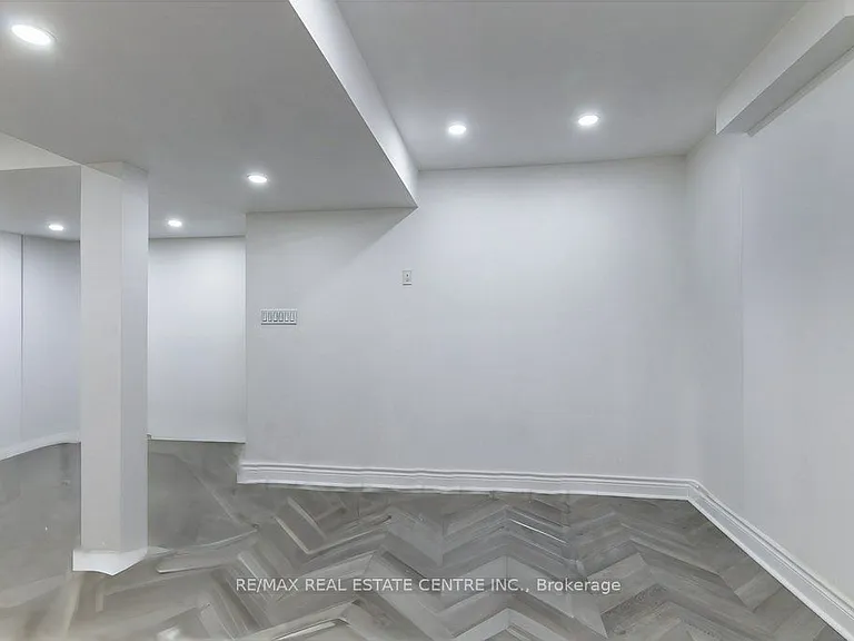 252 Thorner Dr #BASEMENT — Photo 5