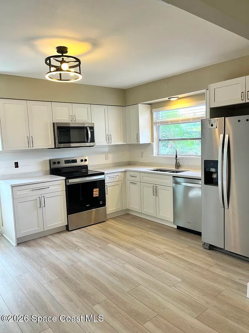 3 bed, 2.0 bath, 1438 sqft, $2,250 — Photo 3