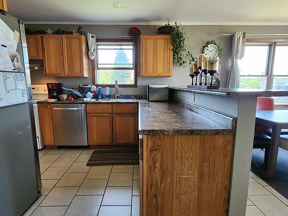 5th image of 205 E 20th Ave