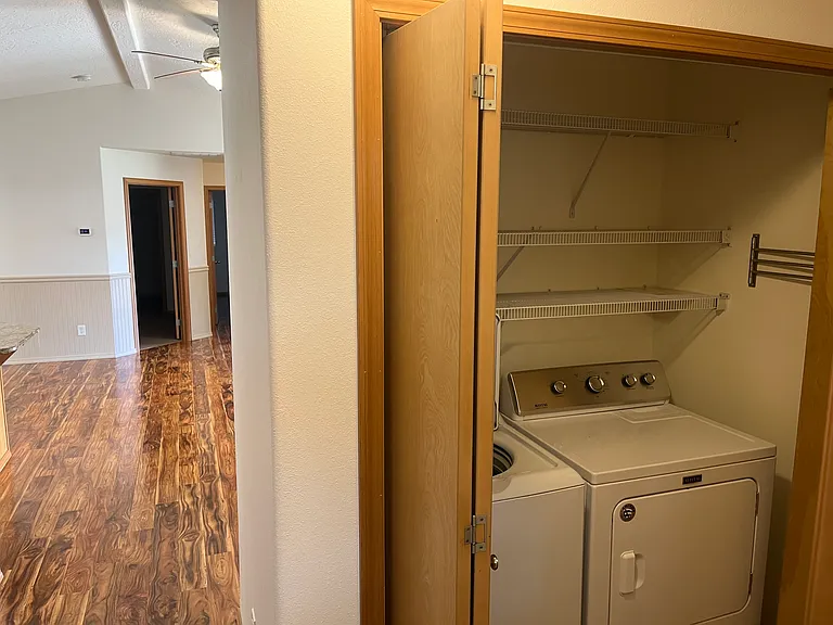 826 Kelsea St — Photo 16