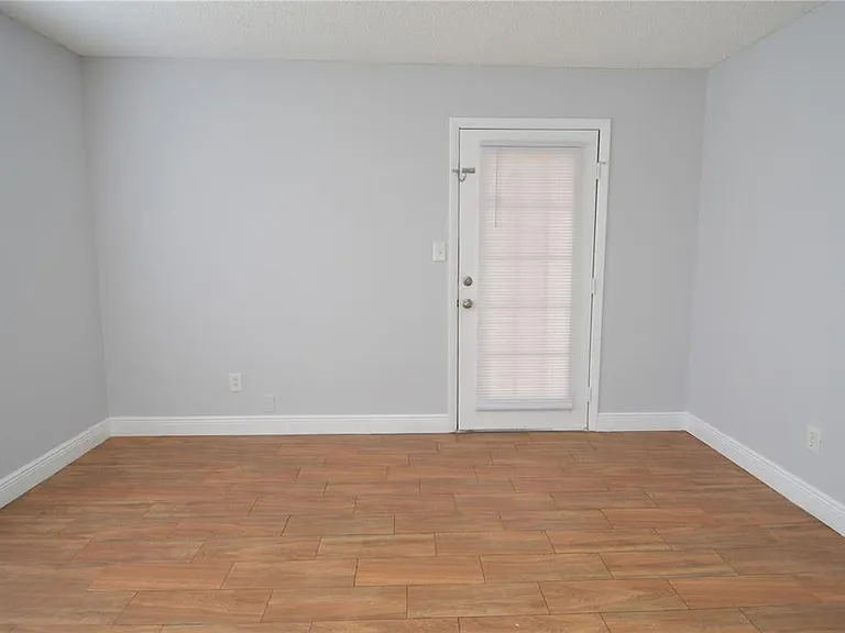8722 Mallard Reserve Dr #102 — Photo 22