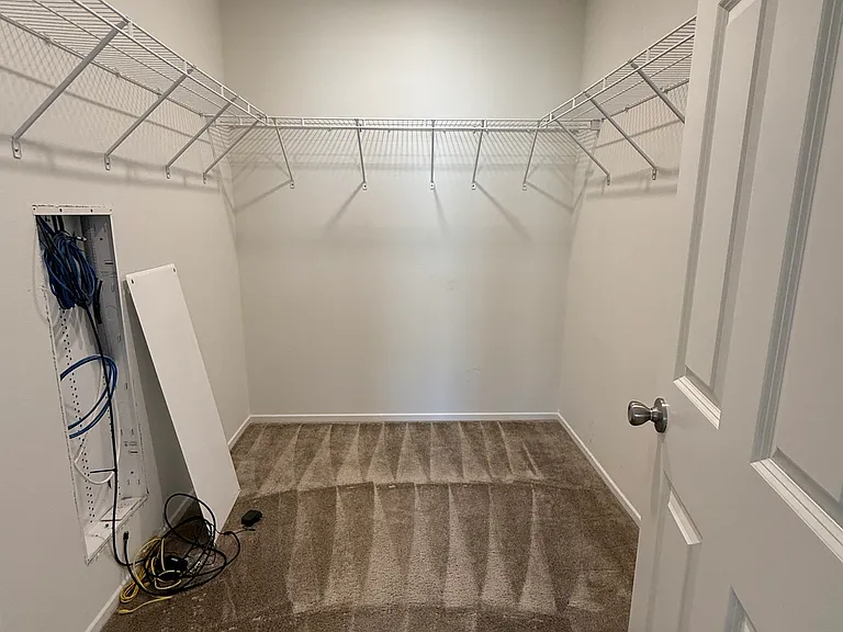 Master Bedroom Walk in closet