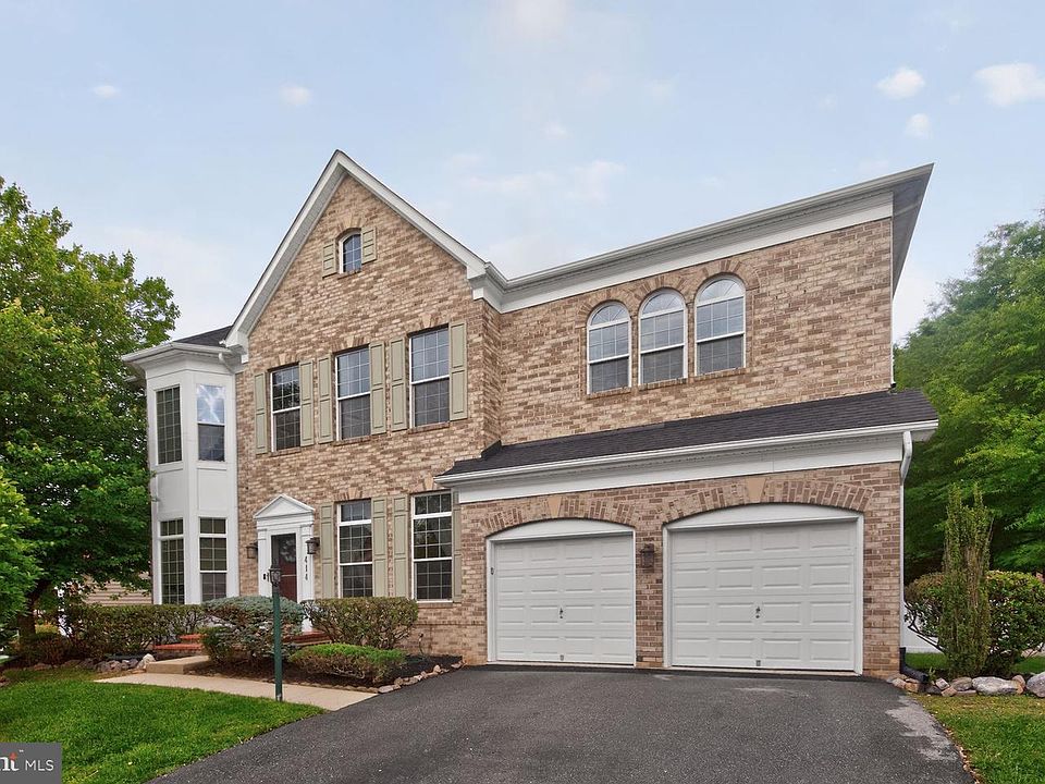 1st image of 414 Summer Garden Way