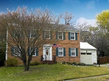 2nd image of 6804 Stoneybrooke Ln