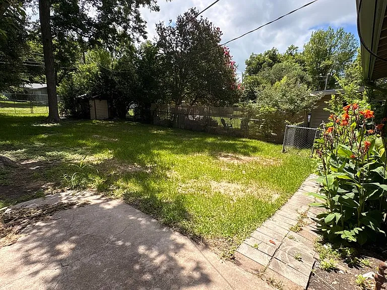 1505 S 49th St — Photo 16