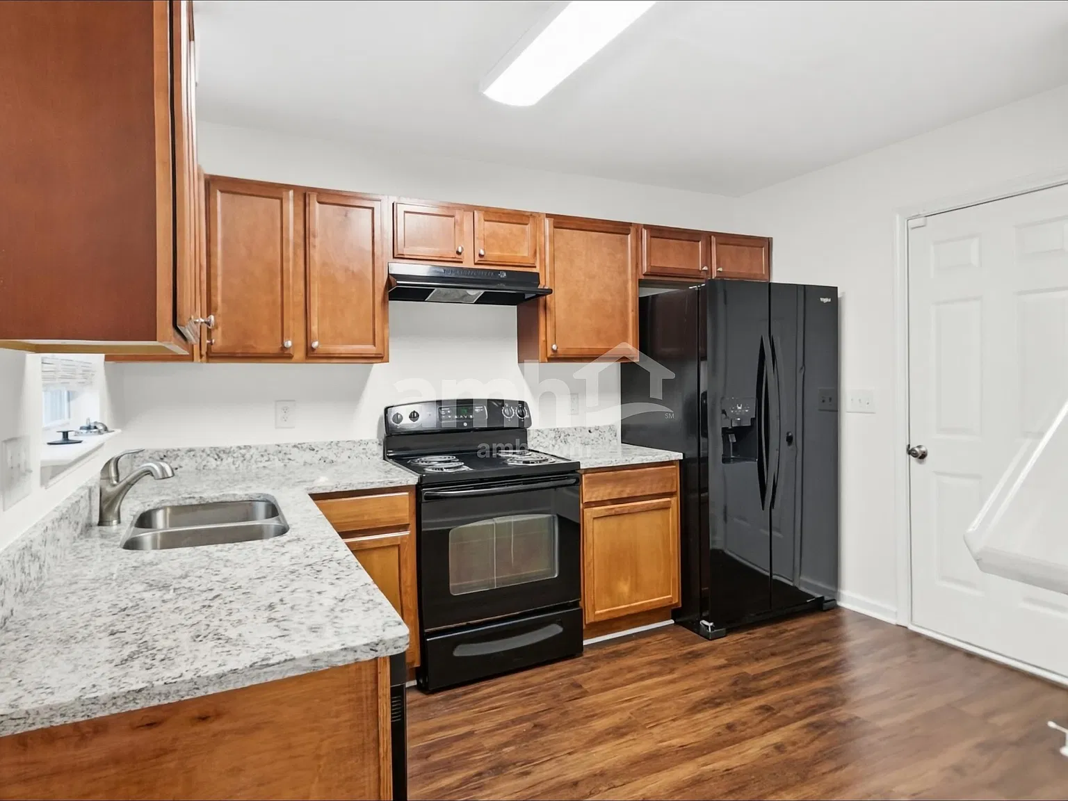 3 bed, 2.5 bath, 1327 sqft, $1,765 — Photo 3