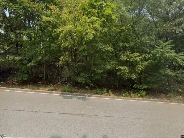 483 Sunderland Rd, Worcester, MA 01604