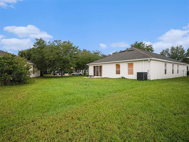 11440 Misty Isle Ln — Photo 25