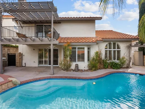 28885 Shadow Valley Ln, Saugus, CA 91390