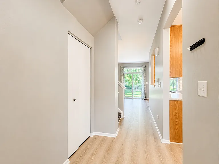 2912 White Thorn Cir — Photo 10