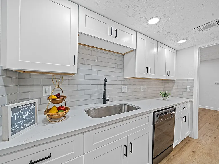 8726 Wilcrest Dr #8726 — Photo 10