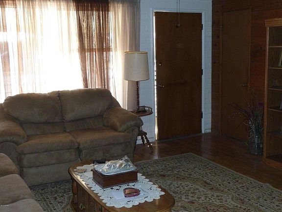 3rd image of 3333 N El Tovar Ave
