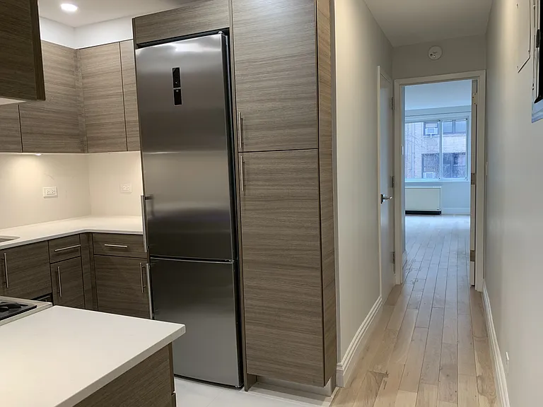 340 E 51st St #2H — Photo 4