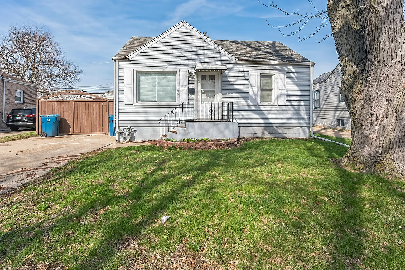 1238 Price Ave photo 1