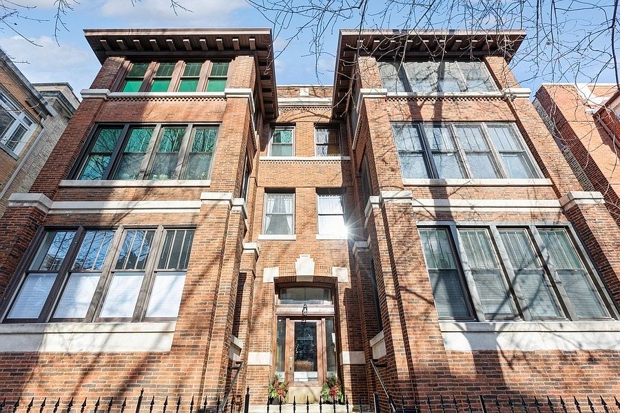 1st image of 922 W Carmen Ave #1W