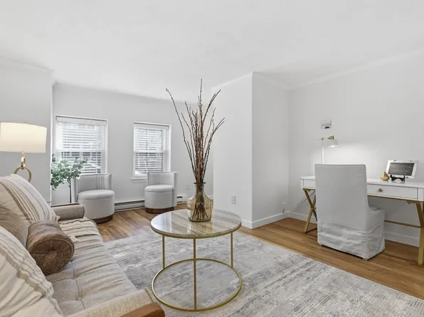 247 Bunker Hill St APT B, Charlestown, MA 02129