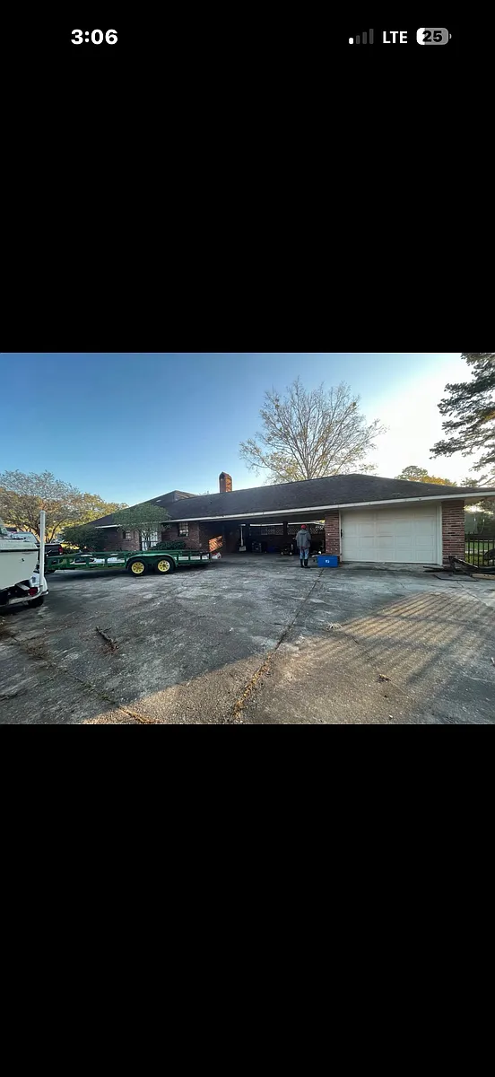 Building Photo - 11812 Parkmount Blvd
