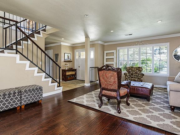 3rd image of 2529 Warbler Ave