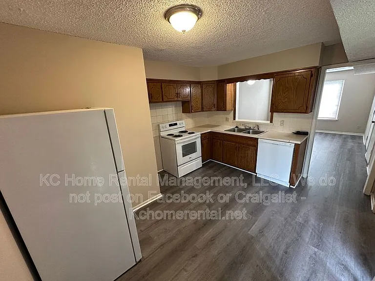 838 Saddlewood St #B — Photo 7