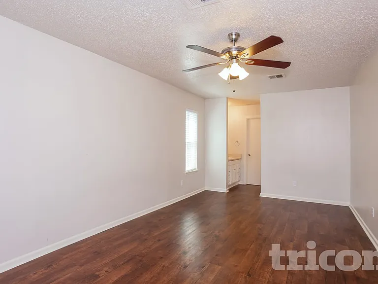 22510 Leedstown Ln — Photo 6