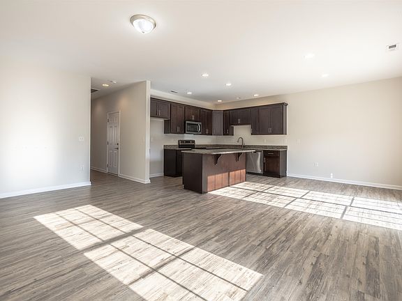 2nd image of 281 Louise Ln