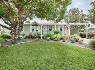 922 Southland Dr, Tavares, FL 32778