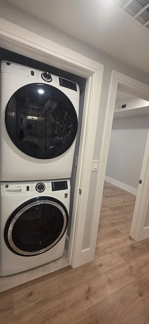 Get $1,000 On Closing! No Fee! No Lmr Upfront! Brand New Luxury Construction, Laundry In Unit, Pa... — Photo 3