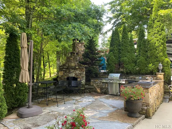 349 Resorts Blvd, Lake Toxaway, NC 28747