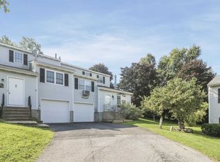 22 Hemlock Ct, Fishkill, NY 12524