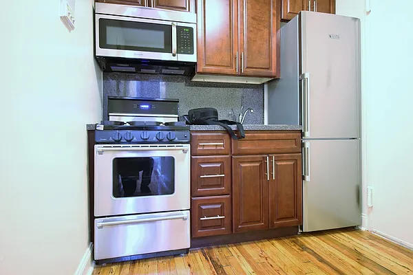 Rented by City Connections Realty | media 20