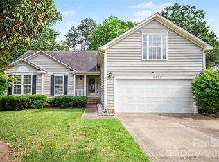 10026 Dauphine Dr, Charlotte, NC 28216