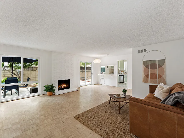 22736 Cantlay St — Photo 10