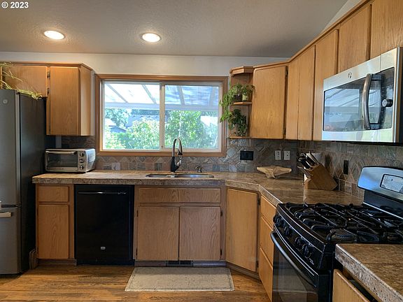 4th image of 8207 NE 99th Cir