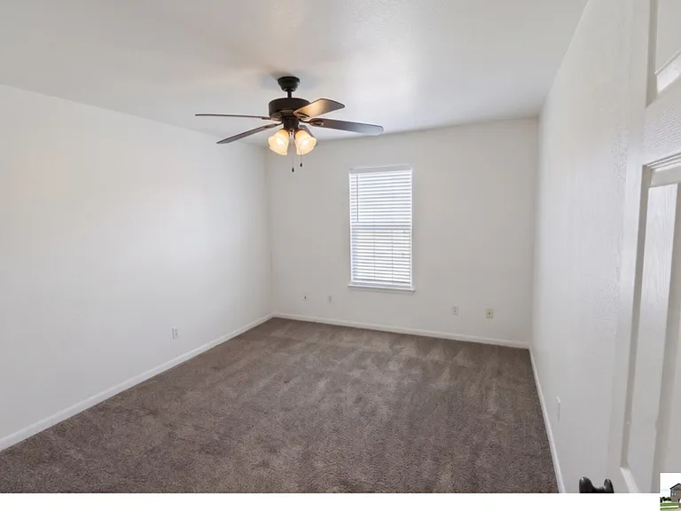 2412 Skylark Cir — Photo 7
